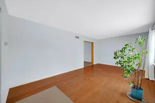 8639 Linden Ave, Munster, IN 46321 - Photo 4