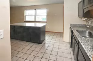 3621 Kingsway Dr, Crown Point, IN 46307 - Photo 4