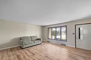 432 Summer Dr, Schererville, IN 46375 - Photo 2