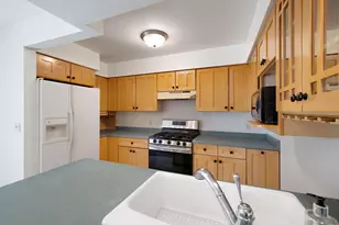 1714 Earthstone Dr, Valparaiso, IN 46383 - Photo 8