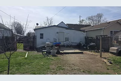 307 W Parkway Drive, Cambridge City, IN 47327 - Photo 2