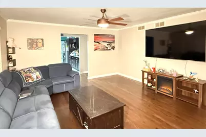 140 N Linda Street, Hobart, IN 46342 - Photo 2