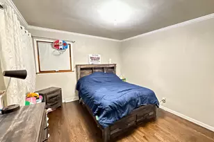 140 N Linda St, Hobart, IN 46342 - Photo 16