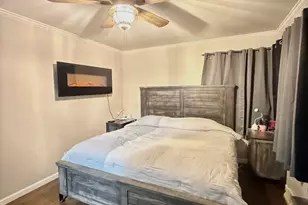 140 N Linda St, Hobart, IN 46342 - Photo 14