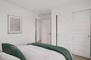 549 Cressmoor Blvd, Hobart, IN 46342 - Photo 8