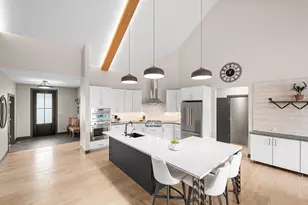 13340 Redbud Dr, Saint John, IN 46311 - Photo 4