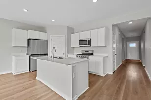 133 Cressmoor Blvd, Hobart, IN 46342 - Photo 2