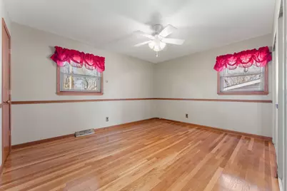 906 E Glen Park Avenue, Griffith, IN 46319 - Photo 16