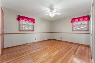 906 E Gln Pk Ave, Griffith, IN 46319 - Photo 16