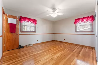 906 E Glen Park Avenue, Griffith, IN 46319 - Photo 12