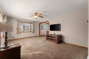 906 E Gln Pk Ave, Griffith, IN 46319 - Photo 2