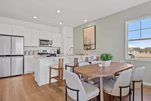 8958 Remington Way, Saint John, IN 46373 - Photo 4