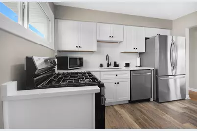 9047 Pettit Drive, Highland, IN 46322 - Photo 6