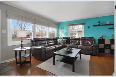 9047 Pettit Drive, Highland, IN 46322 - Photo 4