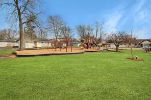 9047 Pettit Dr, Highland, IN 46322 - Photo 18