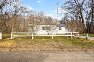 1702 N Longshore Dr, Walkerton, IN 46574 - Photo 2