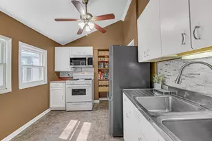 5305 4th Ave, Valparaiso, IN 46383 - Photo 6