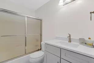 5040 Spinnaker Ln, Crown Point, IN 46307 - Photo 10