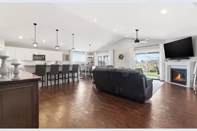 823 11th Street SW, Demotte, IN 46310 - Photo 12