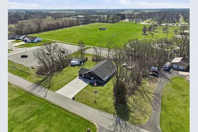 823 11th Street SW, Demotte, IN 46310 - Photo 4