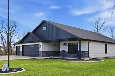 823 11th Street SW, Demotte, IN 46310 - Photo 2