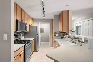 10404 White Oak Ln, Munster, IN 46321 - Photo 12