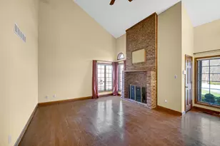 158 York Cir, Valparaiso, IN 46385 - Photo 4