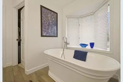 2210 E 9th Place, Hobart, IN 46342 - Photo 16