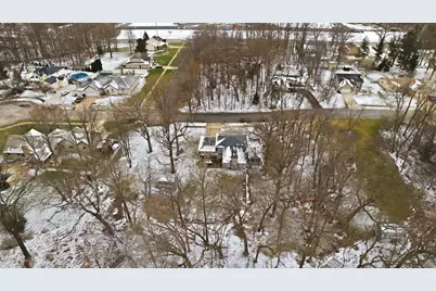 2210 E 9th Place, Hobart, IN 46342 - Photo 2