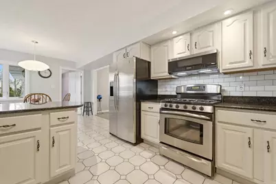 2210 E 9th Place, Hobart, IN 46342 - Photo 8