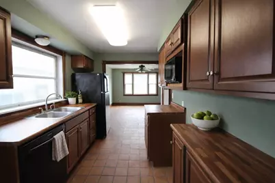 1011 Jackson Street, La Porte, IN 46350 - Photo 14