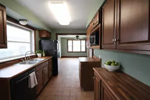 1011 Jackson St, La Porte, IN 46350 - Photo 14