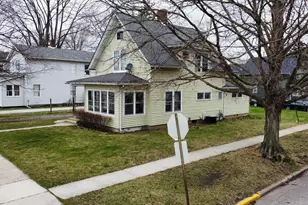 1011 Jackson St, La Porte, IN 46350 - Photo 4