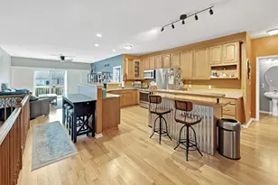 8709 Lake Hills Dr, Saint John, IN 46373 - Photo 4