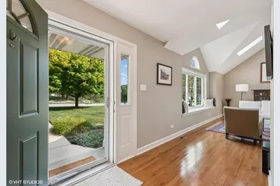 376 Tremont Court, Valparaiso, IN 46385 - Photo 2