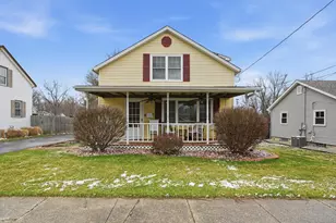 512 W South St, Crown Point, IN 46307 - Photo 1