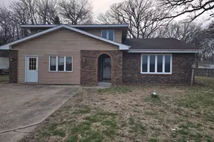 4710 Oaklane Dr, Griffith, IN 46319 - Photo 1