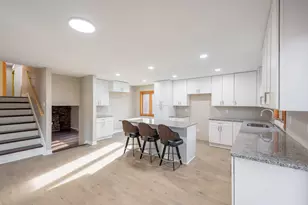 4710 Oaklane Dr, Griffith, IN 46319 - Photo 6