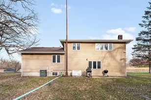 4710 Oaklane Dr, Griffith, IN 46319 - Photo 18