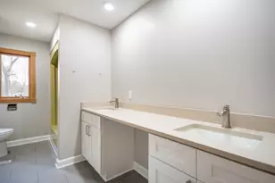 4710 Oaklane Dr, Griffith, IN 46319 - Photo 12