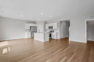 139 Cressmoor Blvd, Hobart, IN 46342 - Photo 4