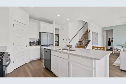 7653 W 106th Place, Crown Point, IN 46307 - Photo 4