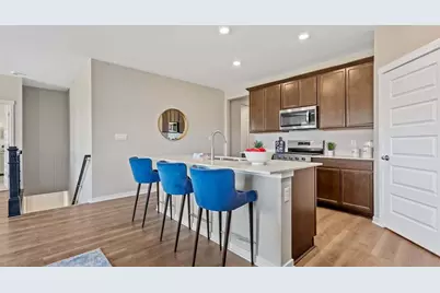 7635 W 106th Place, Crown Point, IN 46307 - Photo 4