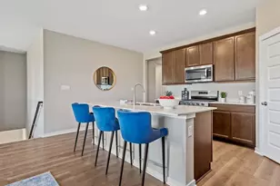 7635 W 106th Pl, Crown Point, IN 46307 - Photo 4