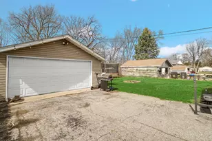 1342 Greenwood Ave, Dyer, IN 46311 - Photo 16