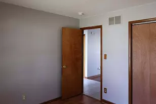 8732 Madison St, Merrillville, IN 46410 - Photo 4