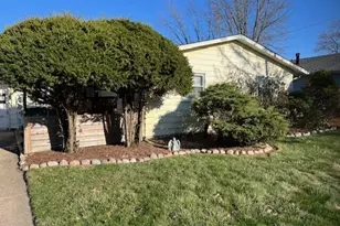 6833 Tyler St, Merrillville, IN 46410 - Photo 2