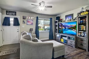 1705 E 33rd Pl, Hobart, IN 46342 - Photo 4