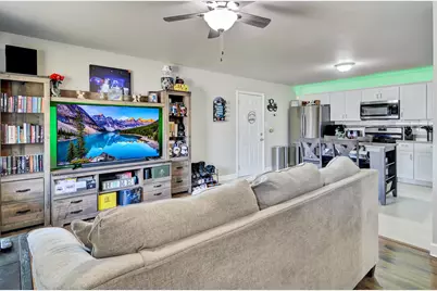 1705 E 33rd Place, Hobart, IN 46342 - Photo 2