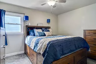 1705 E 33rd Pl, Hobart, IN 46342 - Photo 14